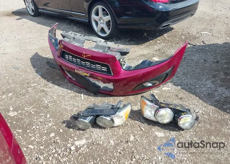 2014 Chevrolet Sonic Lt Auto из США, поврежденный, VIN 1G1JC5SB0E4109946